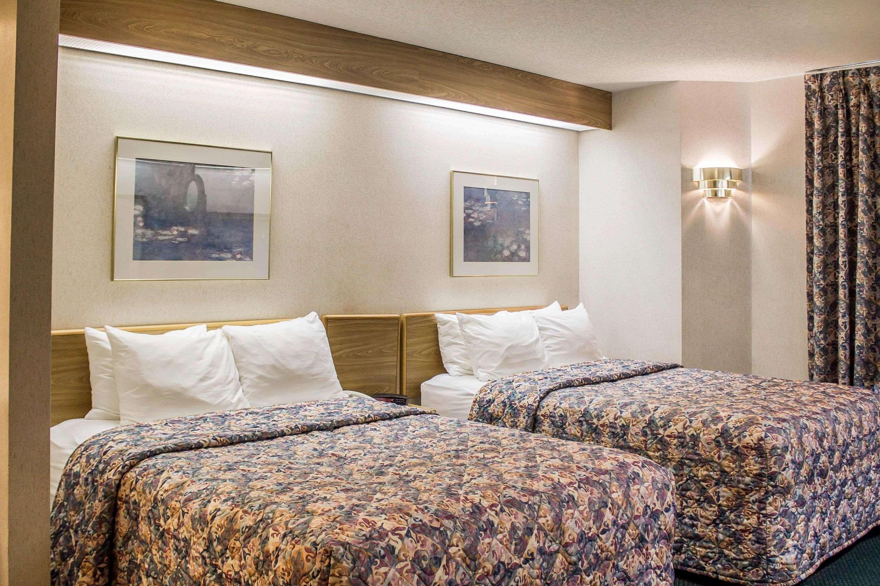 Rodeway Inn Abbotsford Exteriör bild